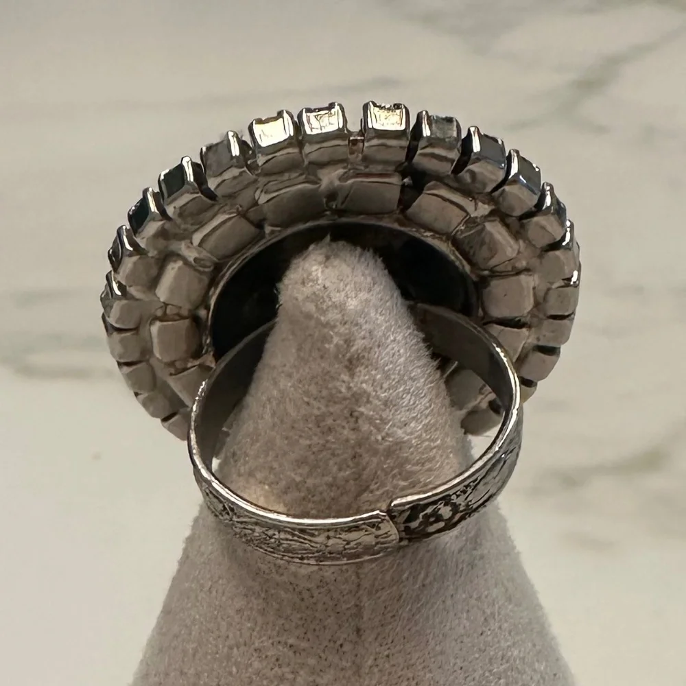 TOVA - Silver Plated Amethyst & VioletCrystal Encircled Sun Face Statement Ring - Picture 6 of 16